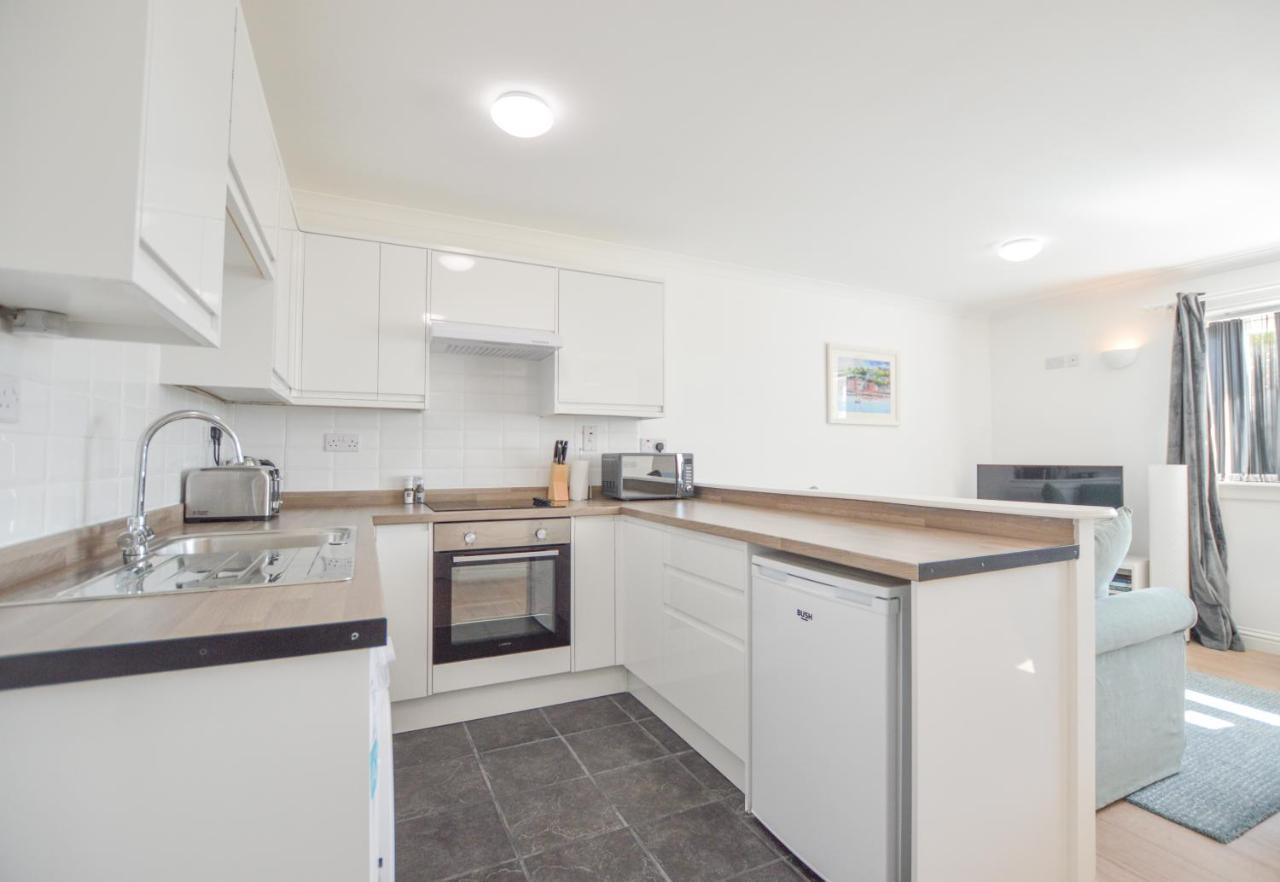 No 8 Westbay Apartment Оубън Екстериор снимка