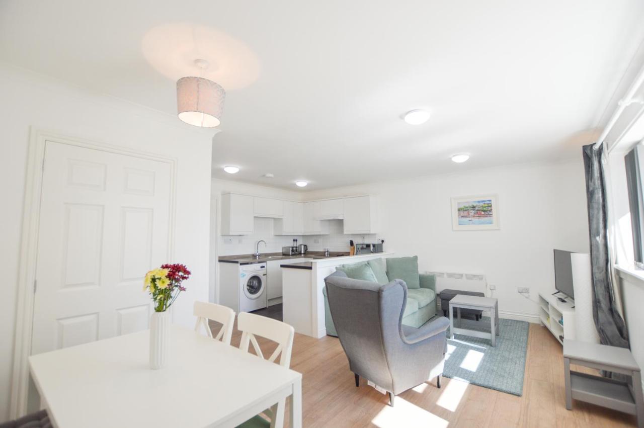 No 8 Westbay Apartment Оубън Екстериор снимка